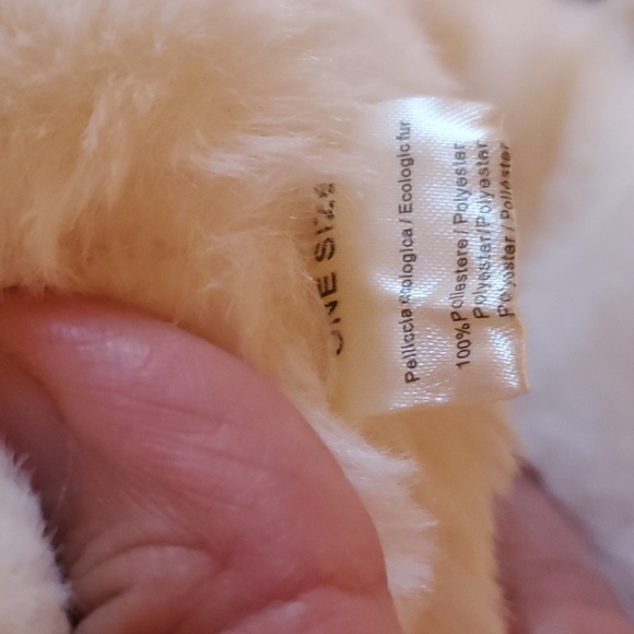 Infinite Faux Fur scarf with hood. - Picture 9 of 11